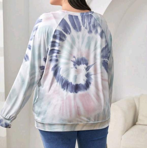 Plus Tie Dye Raglan Sleeve Top - Picture 3 of 7